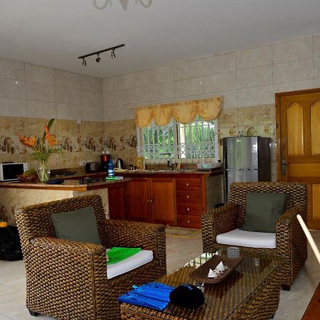 Korrine'S Cottage Horizon Vịnh Beau Vallon Ngoại thất bức ảnh